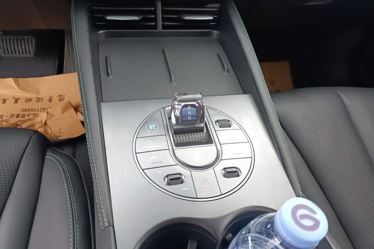 Used BYD Seal 06 New Energy 2024 DM-i 120KM Luxury Model Gear Lever