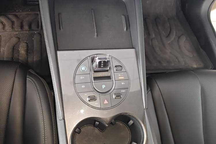 Used BYD Seal 06 New Energy 2024 DM-i 80KM Prestige Model Gear Lever