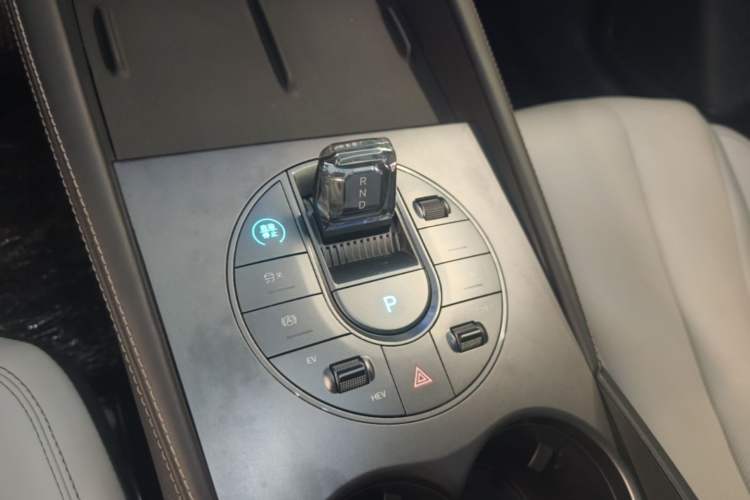 Used BYD Seal 06 New Energy 2024 DM-i 120KM Prestige Model Gear Lever