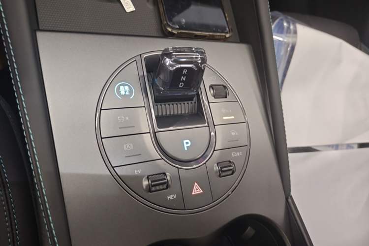 Used BYD Seal 06 New Energy 2024 DM-i 120KM Prestige Model Gear Lever