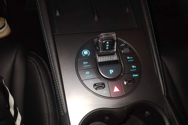 Used BYD Seal 06 New Energy 2024 DM-i 80KM Prestige Model Gear Lever
