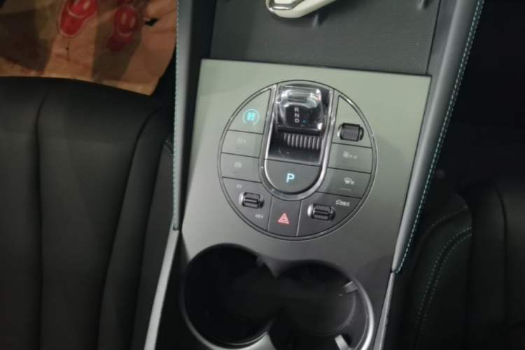 Used BYD Seal 06 New Energy 2024 DM-i 80KM Prestige Model Gear Lever