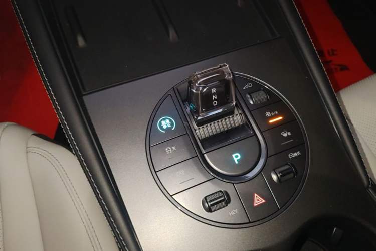 Used BYD Seal 06 New Energy 2024 DM-i 80KM Prestige Model Gear Lever