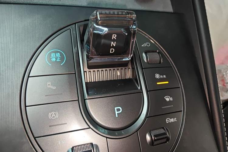 Used BYD Seal 06 New Energy 2024 DM-i 120KM Flagship Model Gear Lever