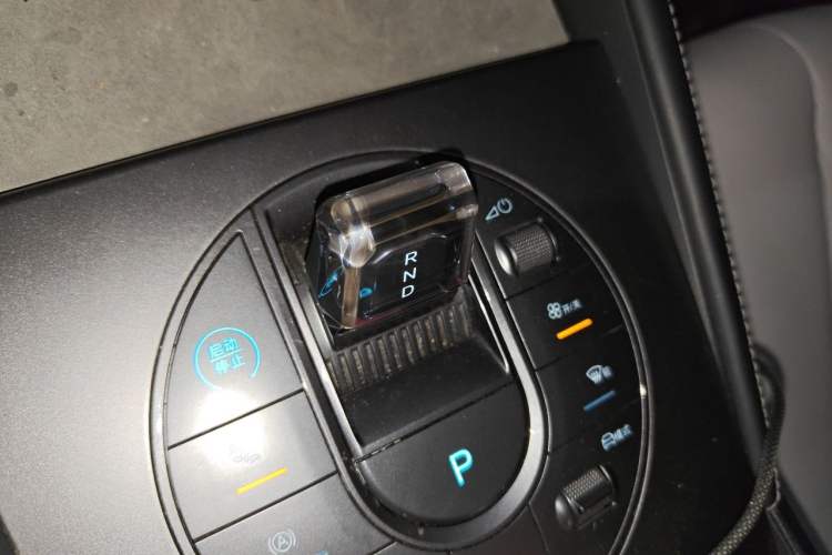 Used BYD Seal 06 New Energy 2024 DM-i 120KM Luxury Model Gear Lever