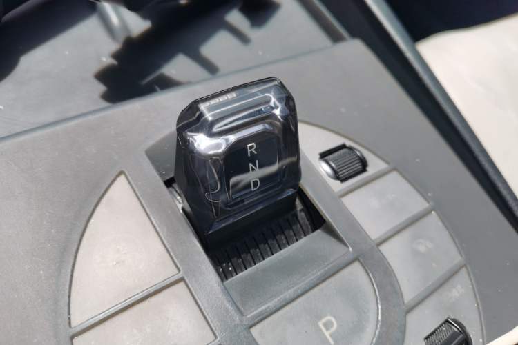 Used BYD Seal 06 New Energy 2024 DM-i 80KM Luxury Model Gear Lever