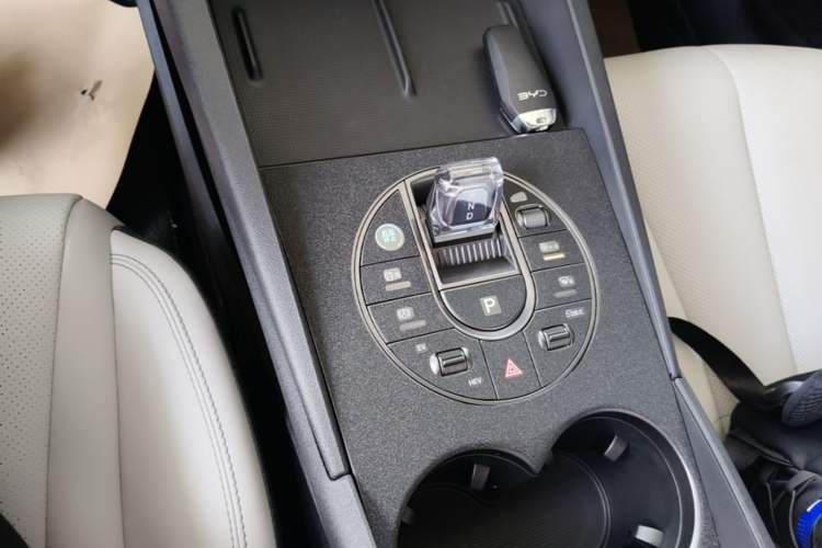 Used BYD Seal 06 New Energy 2024 DM-i 80KM Luxury Model Gear Lever