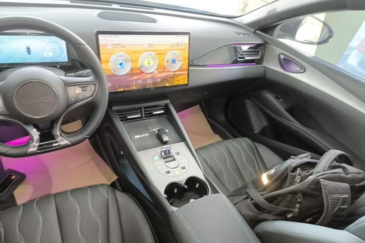 Used BYD Seal 06 New Energy 2024 DM-i 120KM Flagship Model Gear Lever