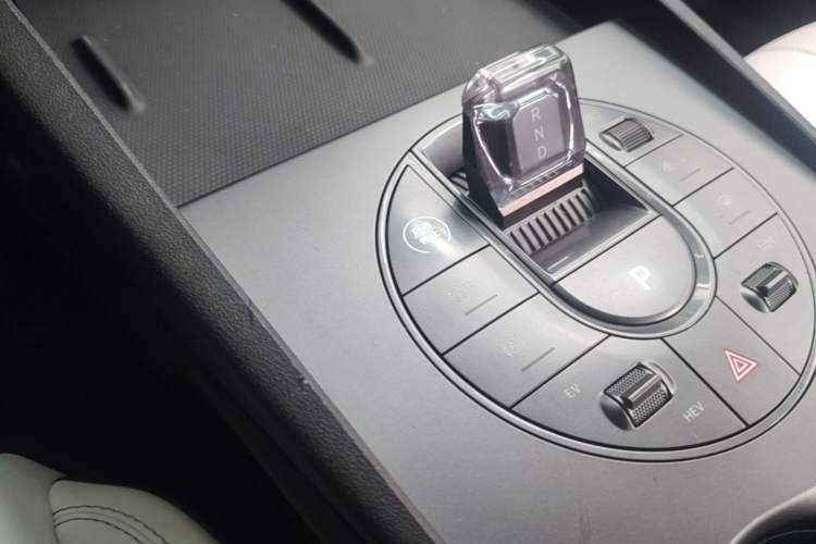 Used BYD Seal 06 New Energy 2024 DM-i 80KM Luxury Model Gear Lever