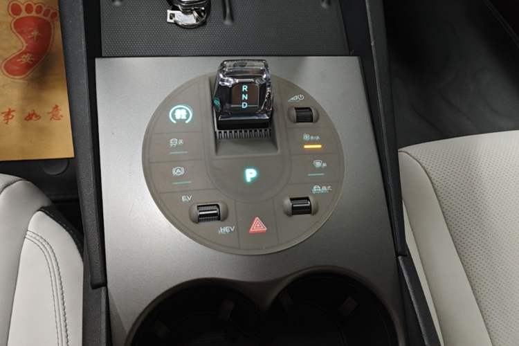 Used BYD Seal 06 New Energy 2024 DM-i 80KM Luxury Model Gear Lever