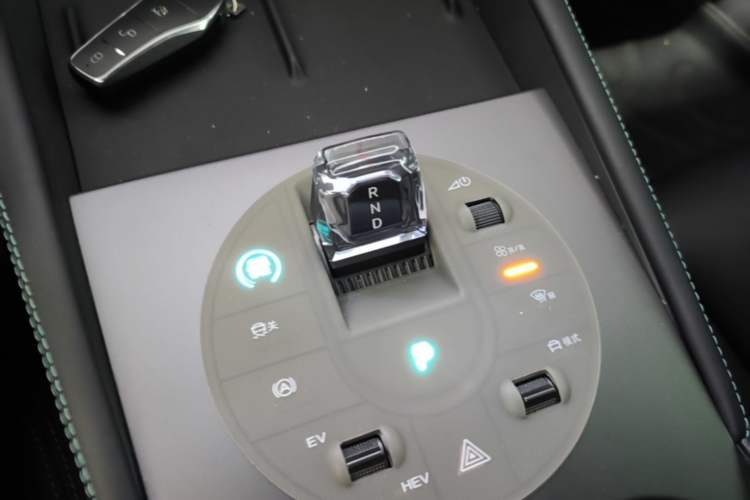 Used BYD Seal 06 New Energy 2024 DM-i 80KM Prestige Model Gear Lever