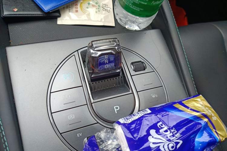 Used BYD Seal 06 New Energy 2024 DM-i 80KM Prestige Model Gear Lever