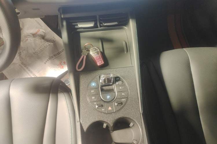 Used BYD Seal 06 New Energy 2024 DM-i 80KM Prestige Model Gear Lever