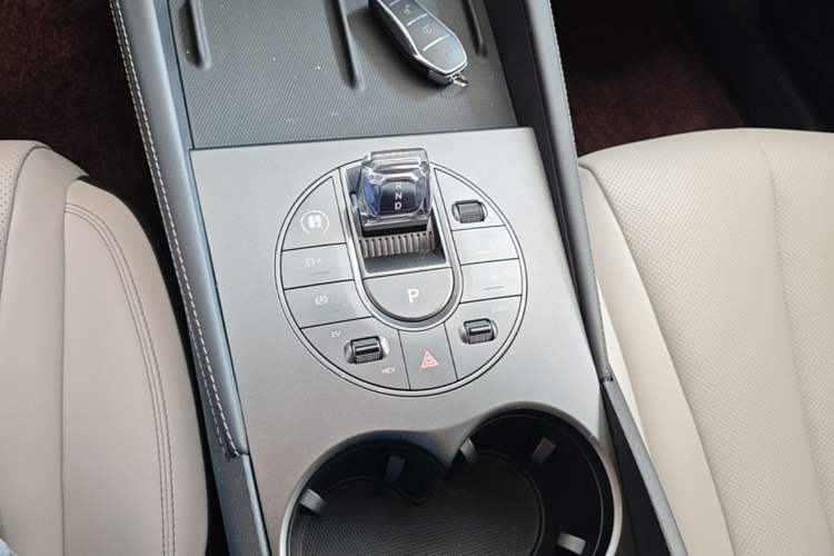 Used BYD Seal 06 New Energy 2024 DM-i 80KM Prestige Model Gear Lever