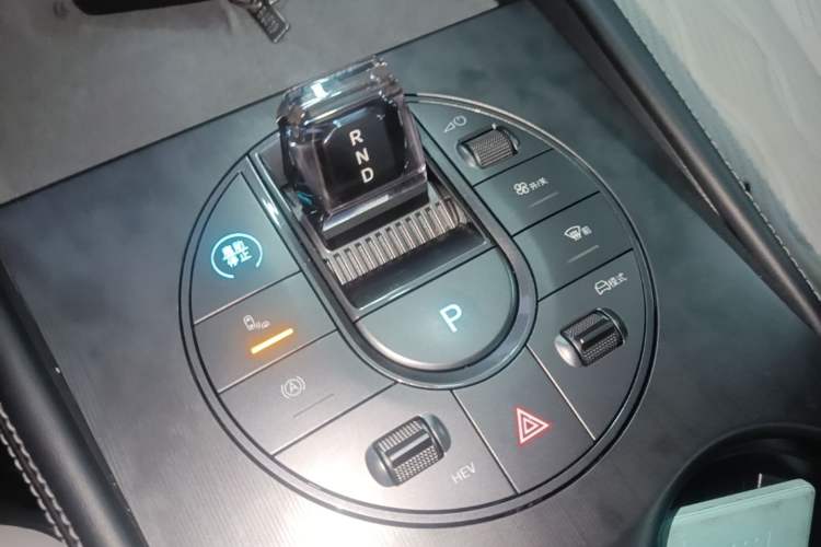 Used BYD Seal 06 New Energy 2024 DM-i 120KM Flagship Model Gear Lever