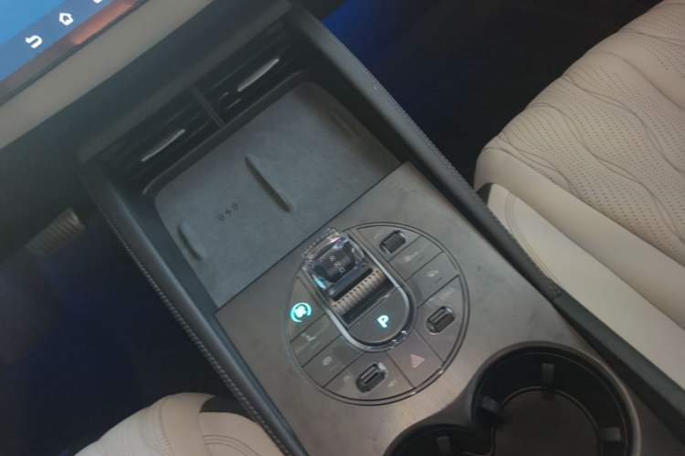 Used BYD Seal 06 New Energy 2024 DM-i 120KM Flagship Model Gear Lever