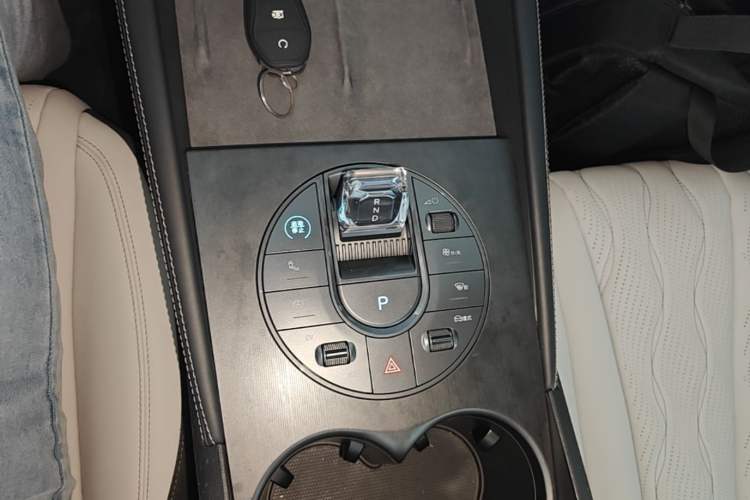Used BYD Seal 06 New Energy 2024 DM-i 120KM Flagship Model Gear Lever