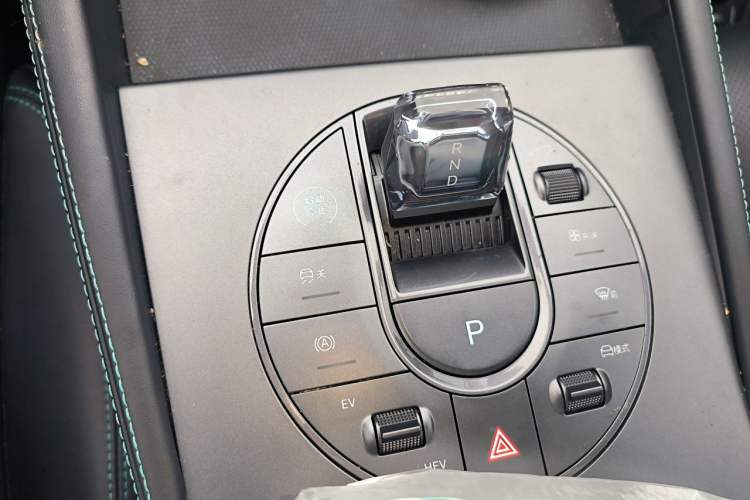Used BYD Seal 06 New Energy 2024 DM-i 120KM Prestige Model Gear Lever