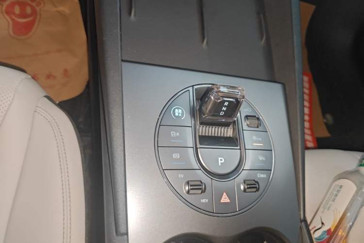 Used BYD Seal 06 New Energy 2024 DM-i 80KM Luxury Model Gear Lever