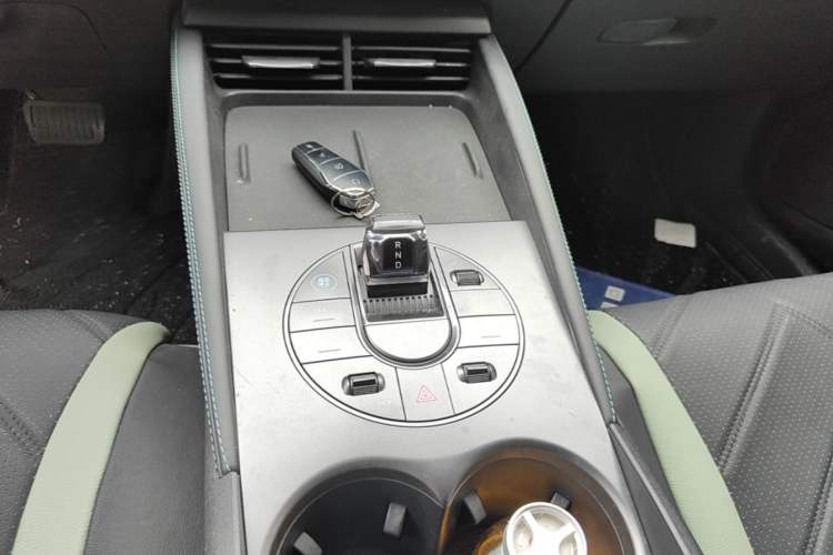 Used BYD Seal 06 New Energy 2024 DM-i 80KM Prestige Model Gear Lever