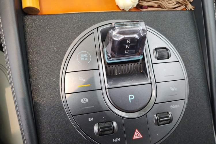 Used BYD Seal 06 New Energy 2024 DM-i 120KM Flagship Model Gear Lever