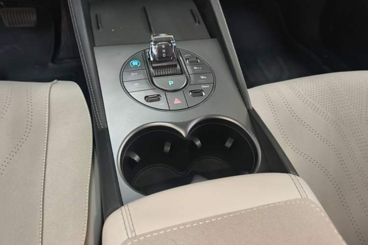 Used BYD Seal 06 New Energy 2024 DM-i 120KM Prestige Model Gear Lever
