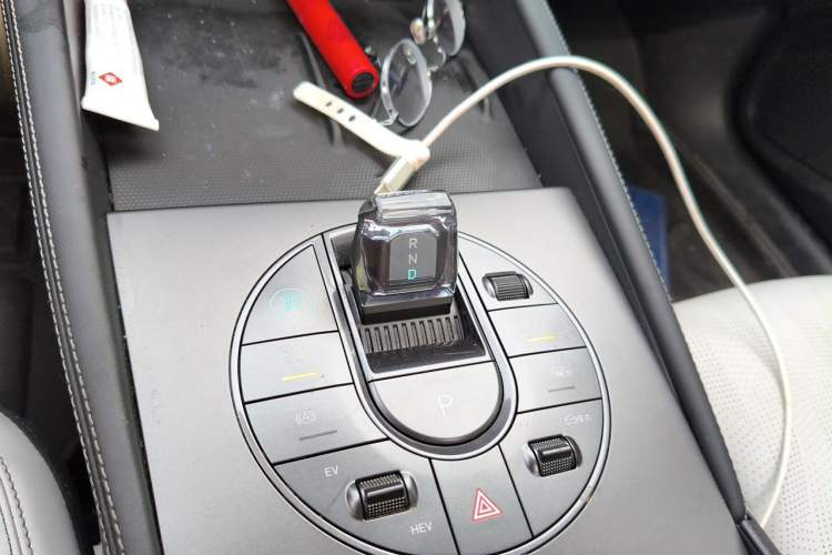 Used BYD Seal 06 New Energy 2024 DM-i 120KM Luxury Model Gear Lever