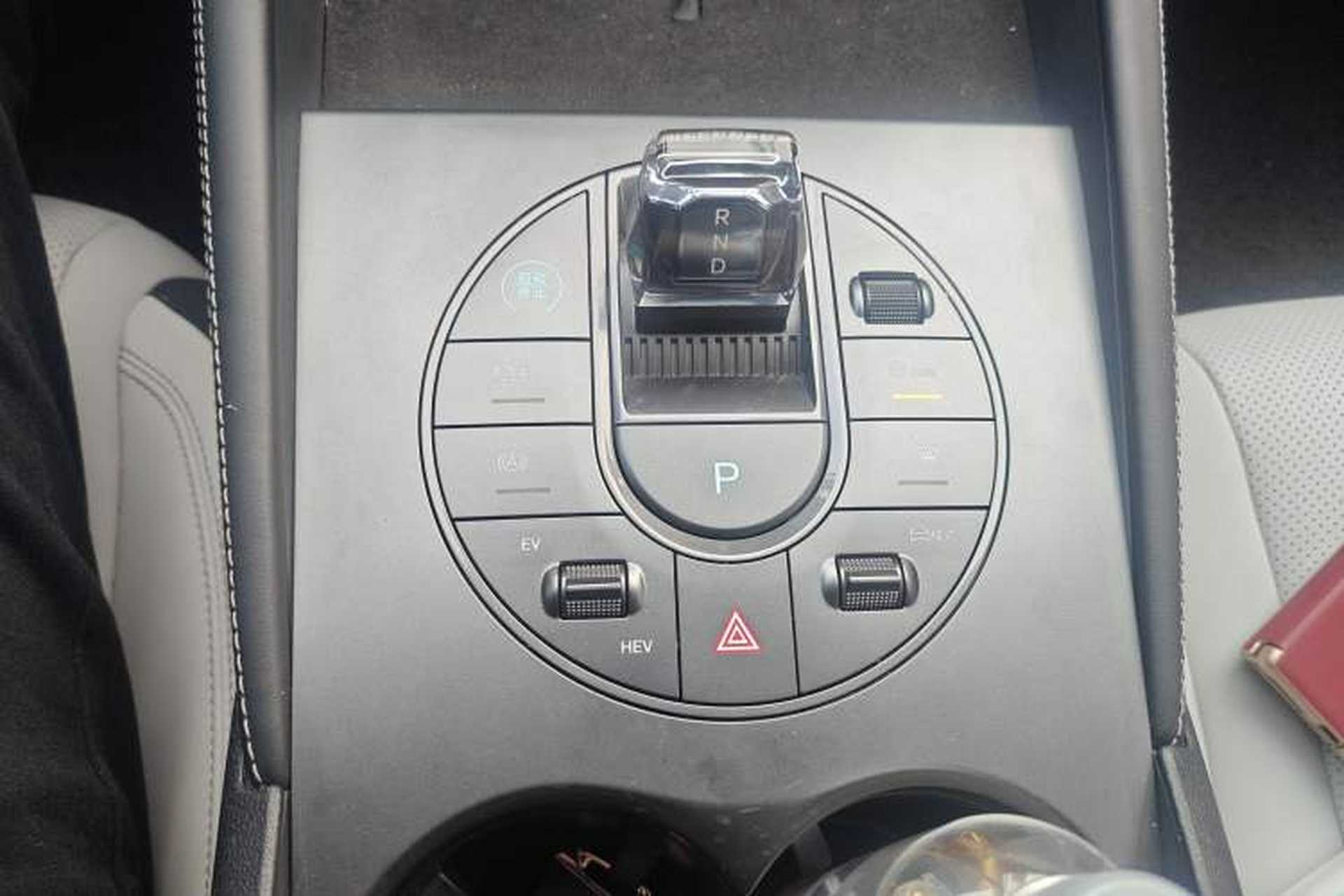 Used BYD Seal 06 New Energy 2024 DM-i 120KM Prestige Model Gear Lever