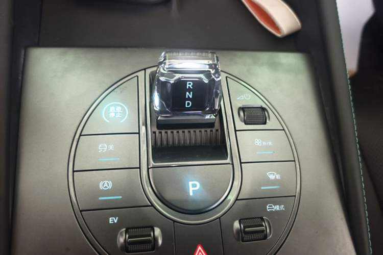 Used BYD Seal 06 New Energy 2024 DM-i 80KM Prestige Model Gear Lever