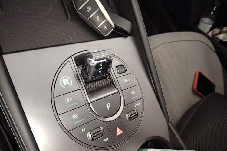 Used BYD Seal 06 New Energy 2024 DM-i 80KM Prestige Model Gear Lever