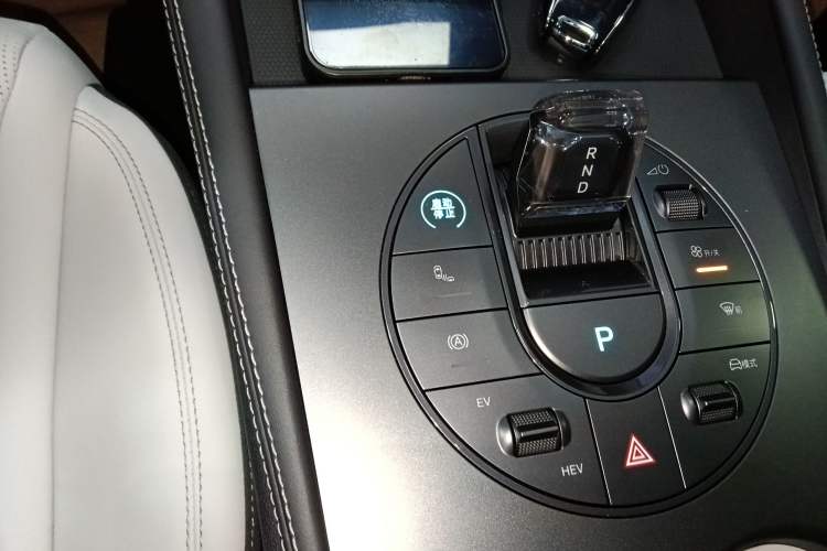 Used BYD Seal 06 New Energy 2024 DM-i 120KM Luxury Model Gear Lever