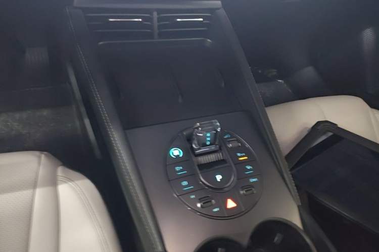 Used BYD Seal 06 New Energy 2024 DM-i 80KM Prestige Model Gear Lever