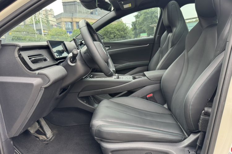 Used BYD Seal 06 New Energy 2024 DM-i 120KM Luxury Model Interior 1