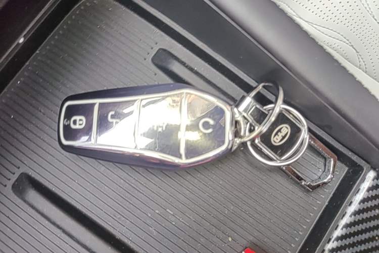 Used BYD Seal 06 New Energy 2024 DM-i 120KM Flagship Model Interior 1