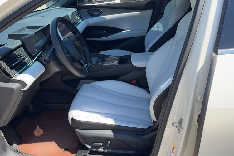Used BYD Seal 06 New Energy 2024 DM-i 120KM Prestige Model Interior 1