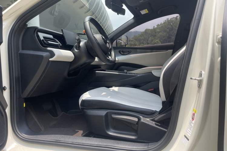 Used BYD Seal 06 New Energy 2024 DM-i 80KM Luxury Model Interior 1