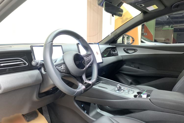 Used BYD Seal 06 New Energy 2024 DM-i 80KM Prestige Model Interior 1