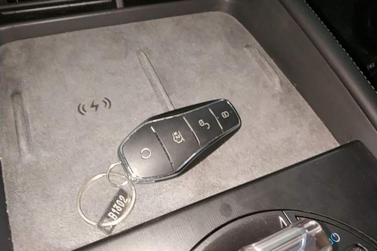 Used BYD Seal 06 New Energy 2024 DM-i 120KM Flagship Model Interior 1