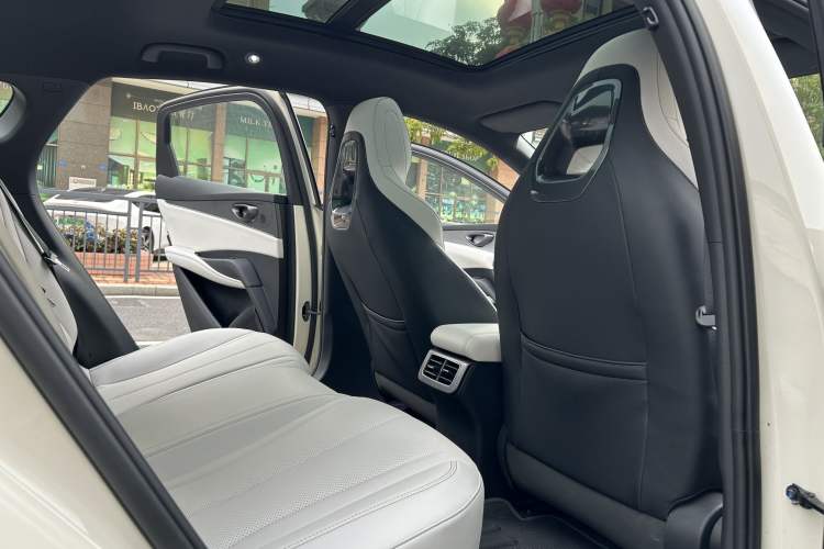 Used BYD Seal 06 New Energy 2024 DM-i 120KM Prestige Model Interior 2