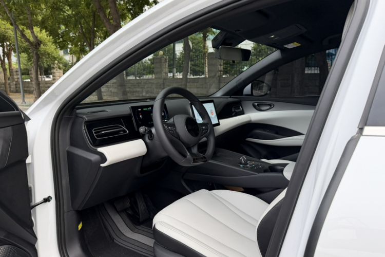 Used BYD Seal 06 New Energy 2024 DM-i 80KM Luxury Model Interior 2