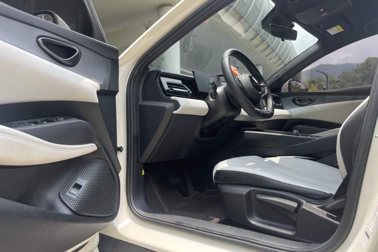 Used BYD Seal 06 New Energy 2024 DM-i 80KM Luxury Model Interior 2