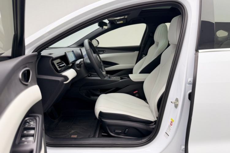Used BYD Seal 06 New Energy 2024 DM-i 120KM Prestige Model Interior 2