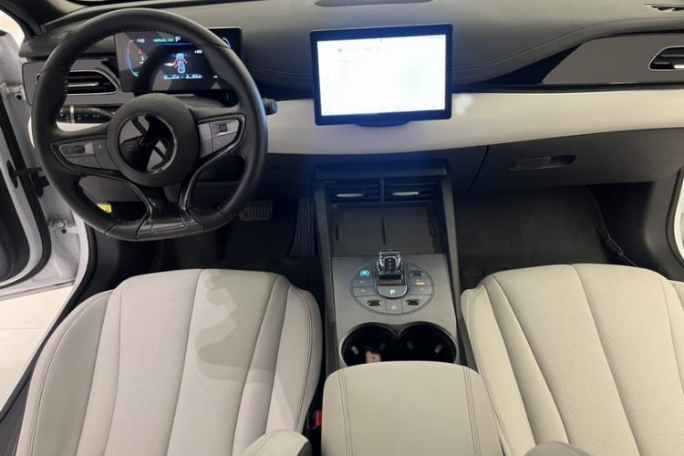 Used BYD Seal 06 New Energy 2024 DM-i 80KM Luxury Model Interior 3