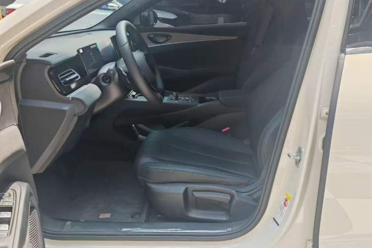 Used BYD Seal 06 New Energy 2024 DM-i 80KM Luxury Model Interior 3