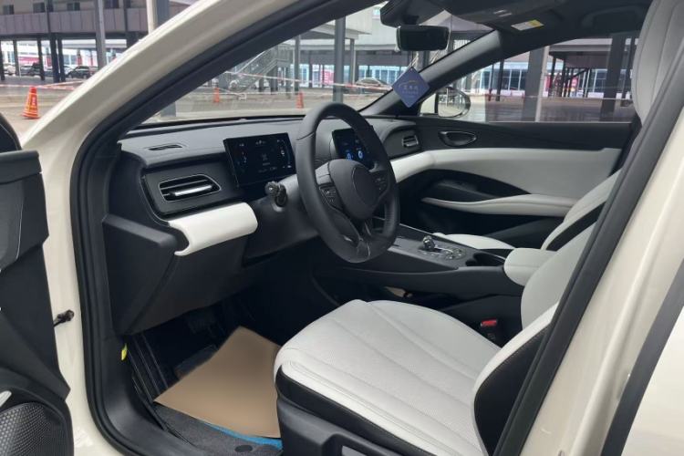 Used BYD Seal 06 New Energy 2024 DM-i 80KM Luxury Model Interior 3
