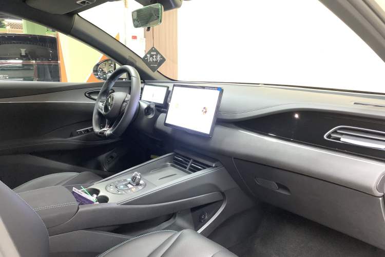 Used BYD Seal 06 New Energy 2024 DM-i 80KM Prestige Model Interior 3