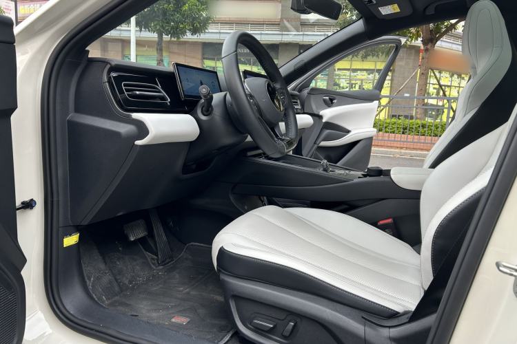 Used BYD Seal 06 New Energy 2024 DM-i 120KM Prestige Model Interior 4