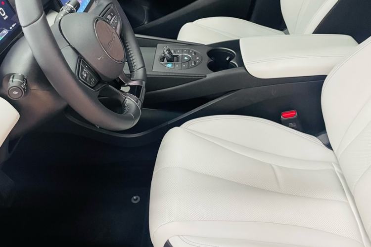 Used BYD Seal 06 New Energy 2024 DM-i 120KM Prestige Model Interior 4