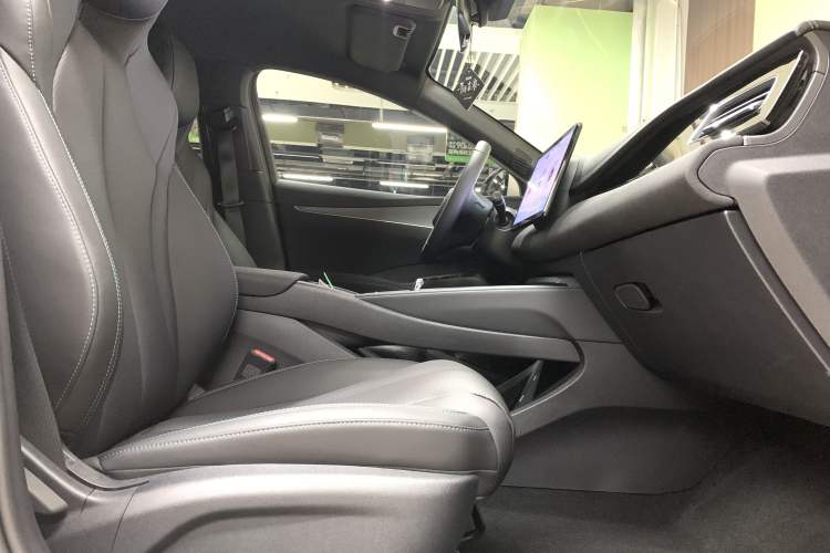 Used BYD Seal 06 New Energy 2024 DM-i 80KM Prestige Model Interior 4