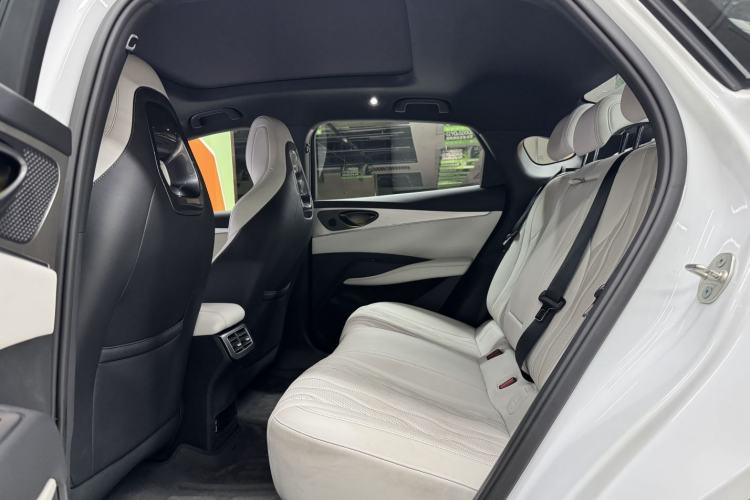 Used BYD Seal 06 New Energy 2024 DM-i 120KM Flagship Model Interior 5